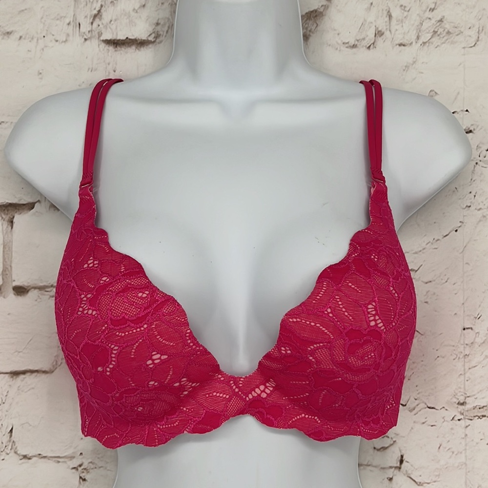 Victoria’s Secret Lace Bra – 36D Lightly padded Hot Pink Lace